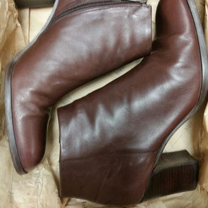 Nine West brown leather ankle boot Size 6.5.